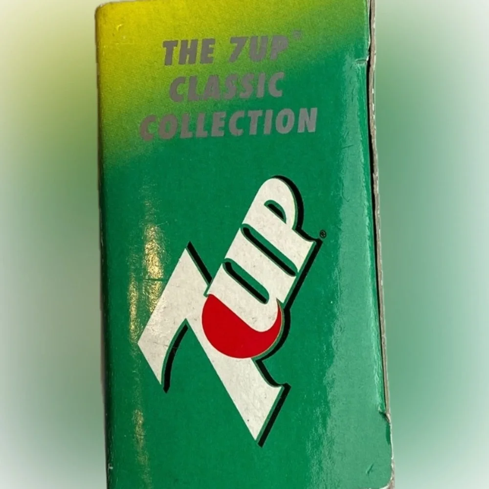 Vintage 7-Up International die cast collectible truck rom England|